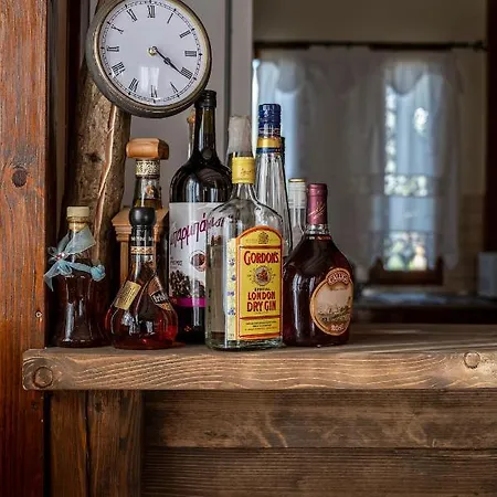 Selana House With Outdoor Pool *