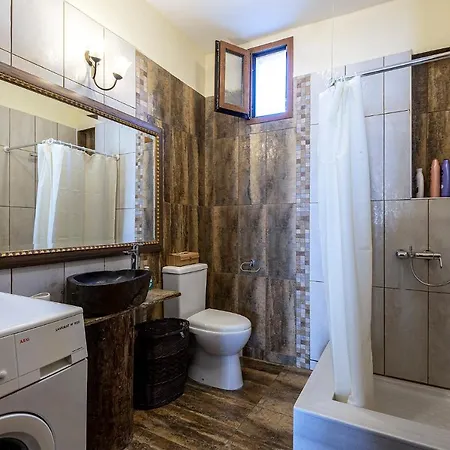 Selana House With Outdoor Pool Дом отдыха