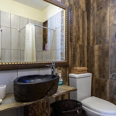 Selana House With Outdoor Pool *