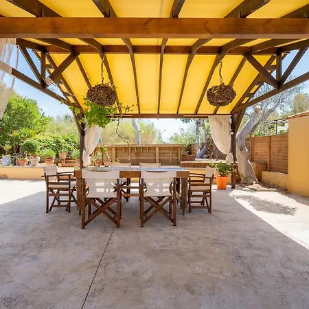 Selana House With Outdoor Pool