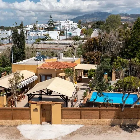 Semesterbostad Selana House With Outdoor Pool Masticharion