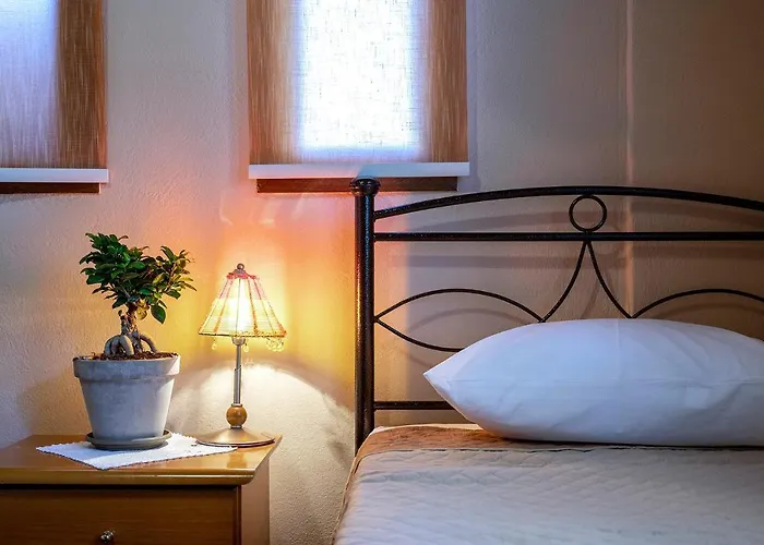 Selana House With Outdoor Pool *