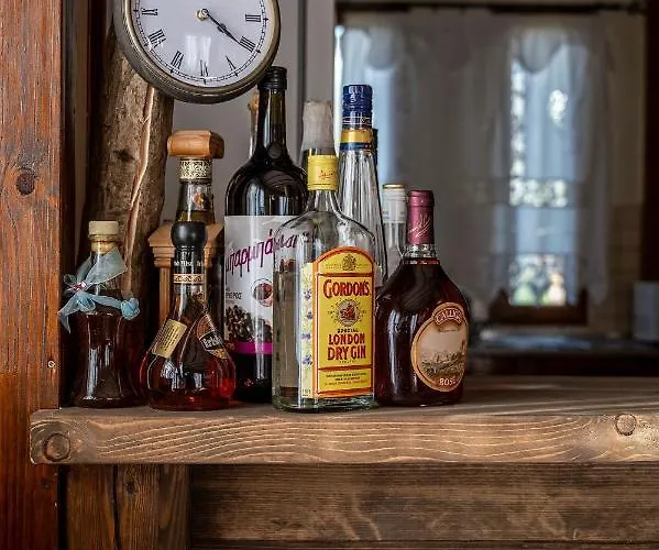 Selana House With Outdoor Pool *