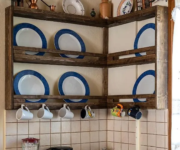 Selana House With Outdoor Pool 펜션 마스티차리