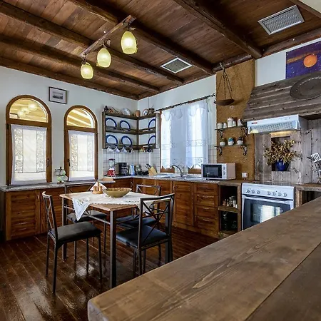 度假居 Selana House With Outdoor Pool 马斯蒂查里