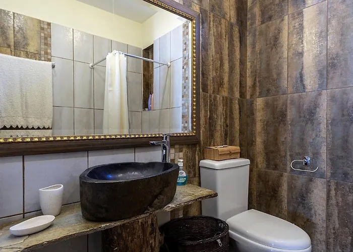 Selana House With Outdoor Pool *