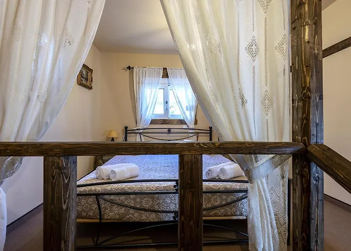 Сasa de vacaciones Selana House With Outdoor Pool