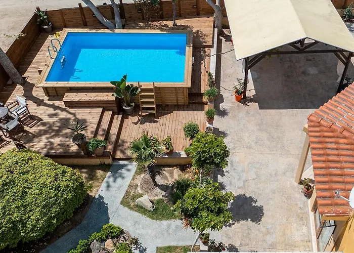 בית נופש Selana House With Outdoor Pool *