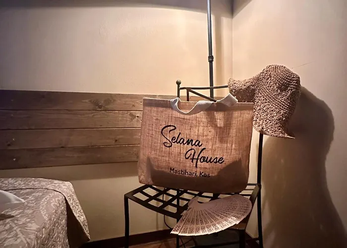 Selana House With Outdoor Pool